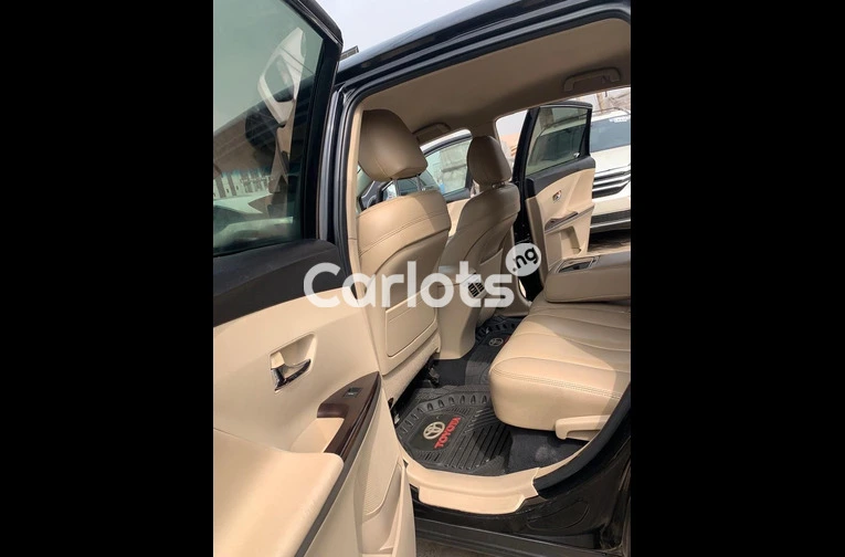 CLEAN REGISTERED 2010 TOYOTA VENZA V4 - 4/7