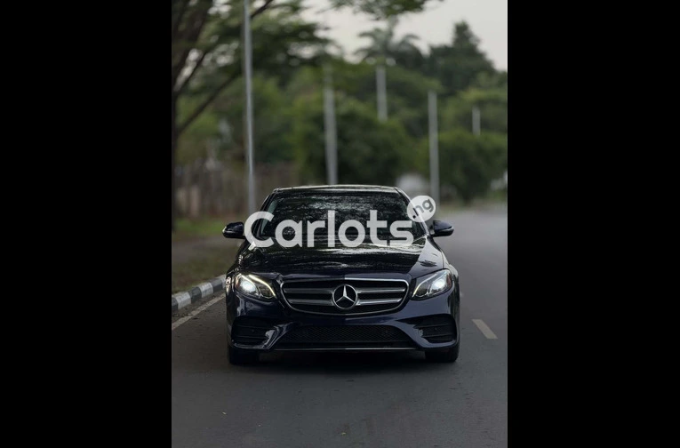 2017 Mercedes-Benz E300 - 2/7