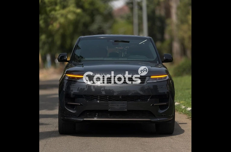 FOREIGN USED 2025 RANGE ROVER SPORT - 2/7