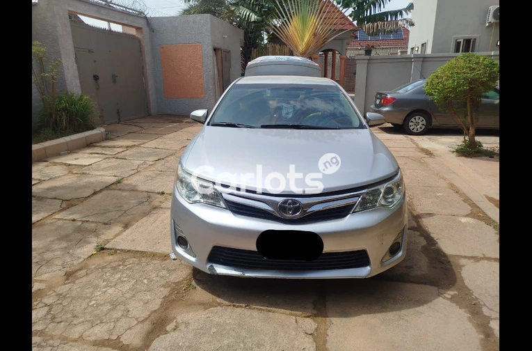 2014 TOYOTA CAMRY XLE