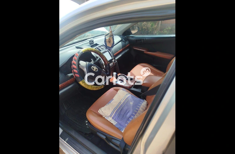 2014 TOYOTA CAMRY XLE - 2/7