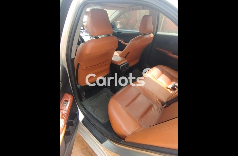 2014 TOYOTA CAMRY XLE - 3/7