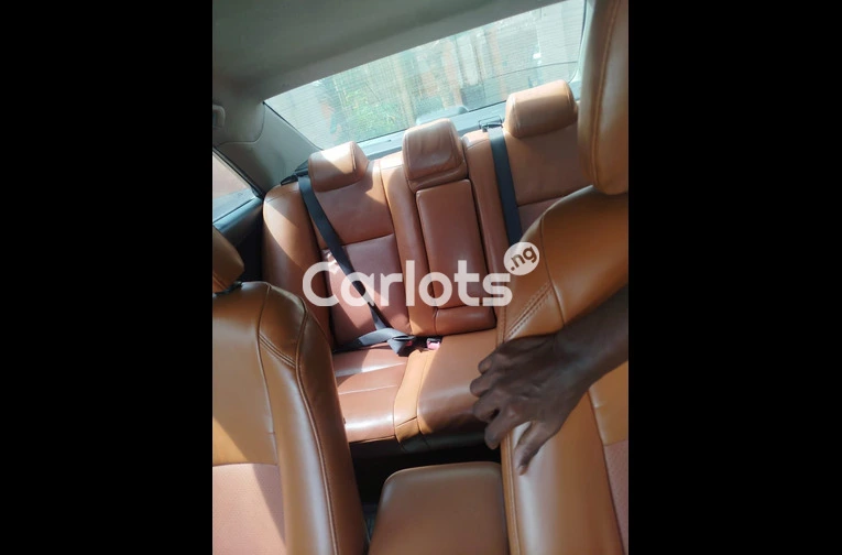 2014 TOYOTA CAMRY XLE - 4/7