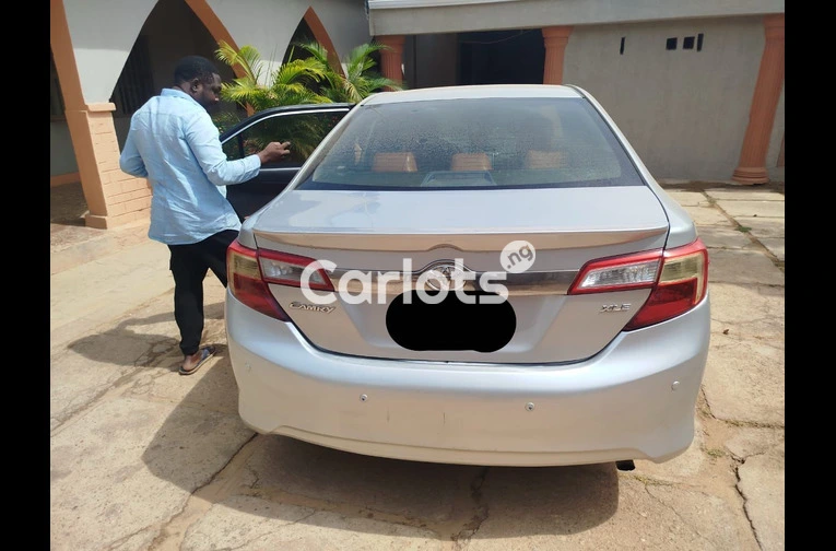 2014 TOYOTA CAMRY XLE - 7/7