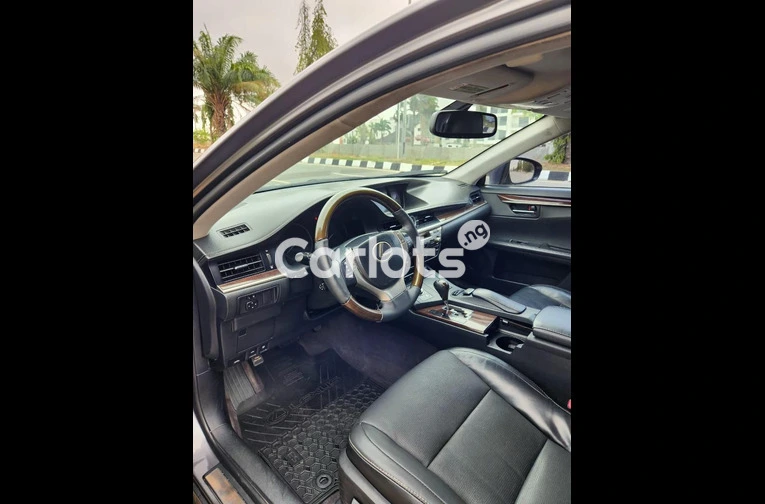 2018 UPGRADED LEXUS ES350 - 2/6