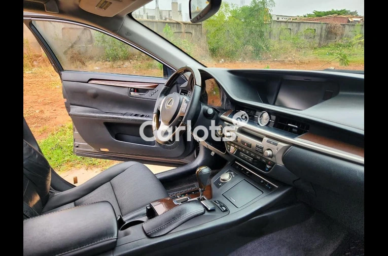 2018 UPGRADED LEXUS ES350 - 3/6