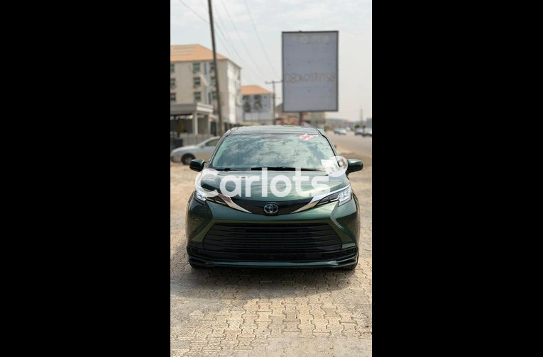 FOREIGN USED 2021 TOYOTA SIENNA HYBRID