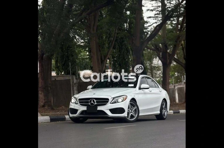 2015 MERCEDES-BENZ C400