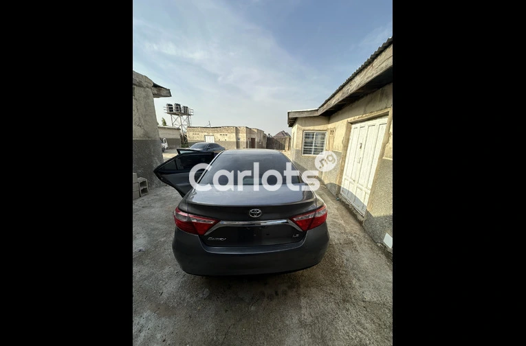 New Entry Foreign used Toyota Camry 2016 model - 4/6