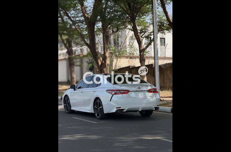 2018 TOYOTA CAMRY XSE - 7/7