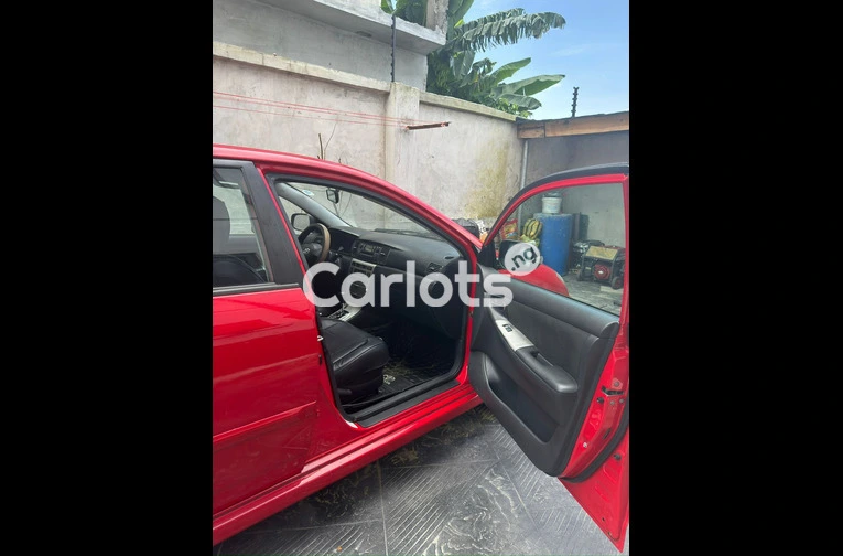 2006 Toyota Corolla Hatchback - 2/7