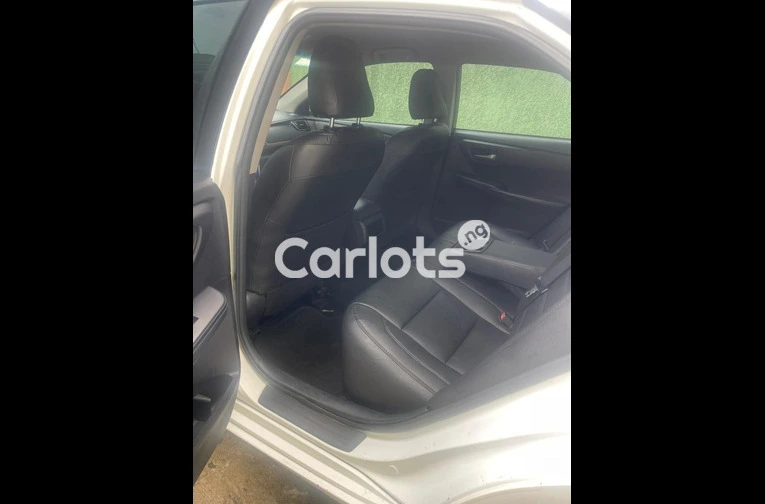 PURE FIRST BODY 2016 TOYOTA CAMRY SPORT - 3/7