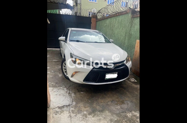 PURE FIRST BODY 2016 TOYOTA CAMRY SPORT - 4/7