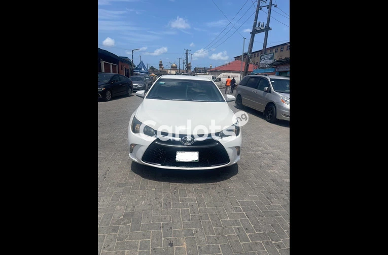 PURE FIRST BODY 2016 TOYOTA CAMRY SPORT - 6/7