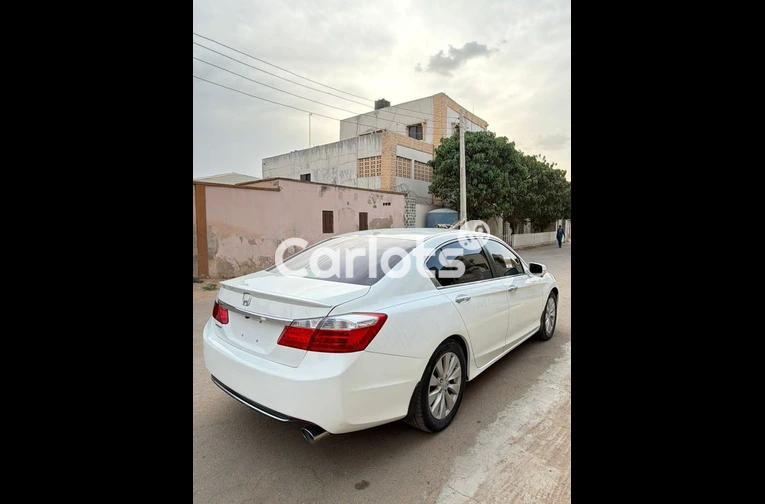 HONDA ACCORD 2013 - 6/7