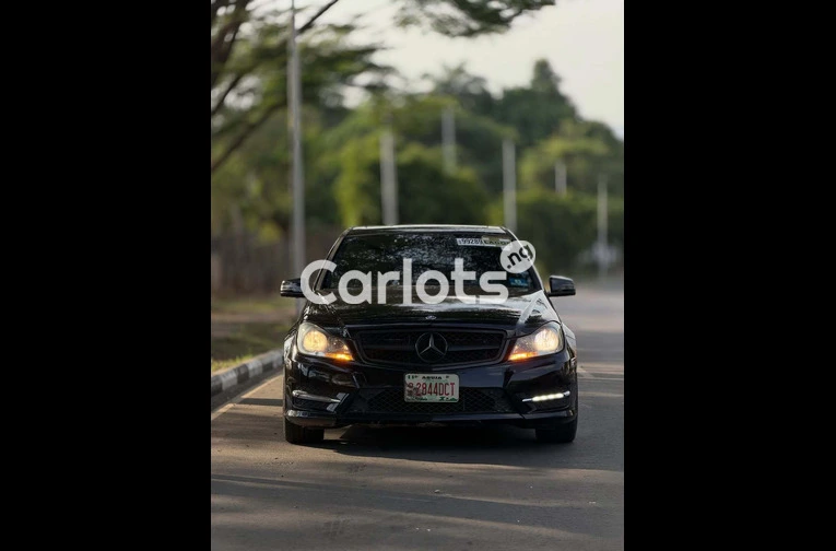 2012 MERCEDES-BENZ C300 - 2/7