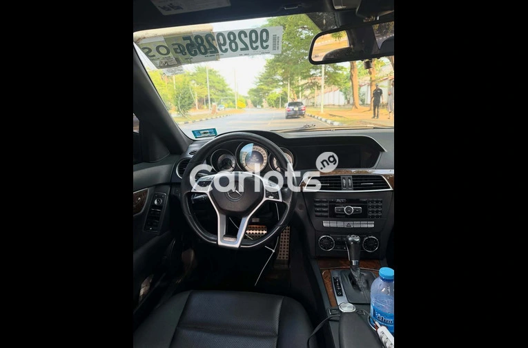 2012 MERCEDES-BENZ C300 - 3/7