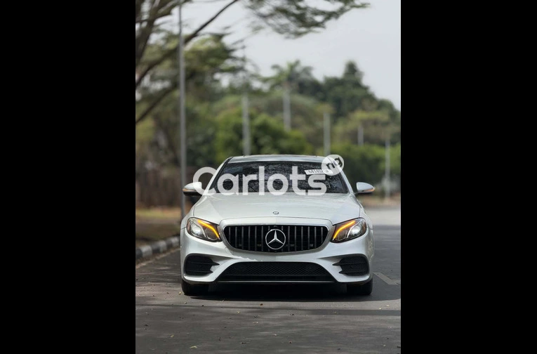 2016 MERCEDES-BENZ E300 - 2/7