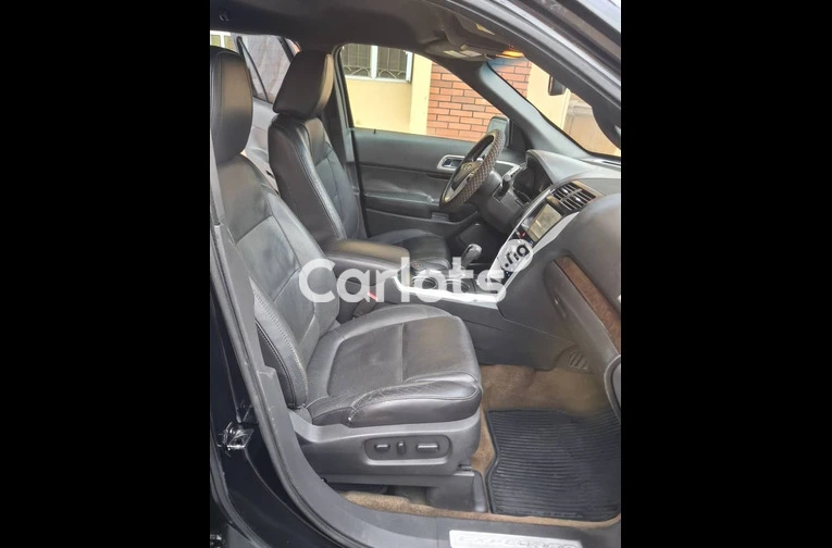 Nigerian used 2013 Ford Explorer - 4/7