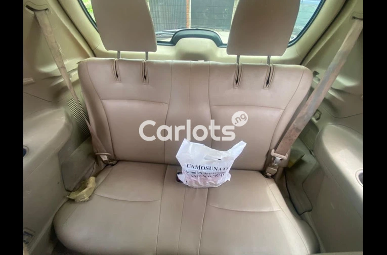 PURE FIRST BODY 2010 TOYOTA HIGHLANDER LIMITED - 4/7