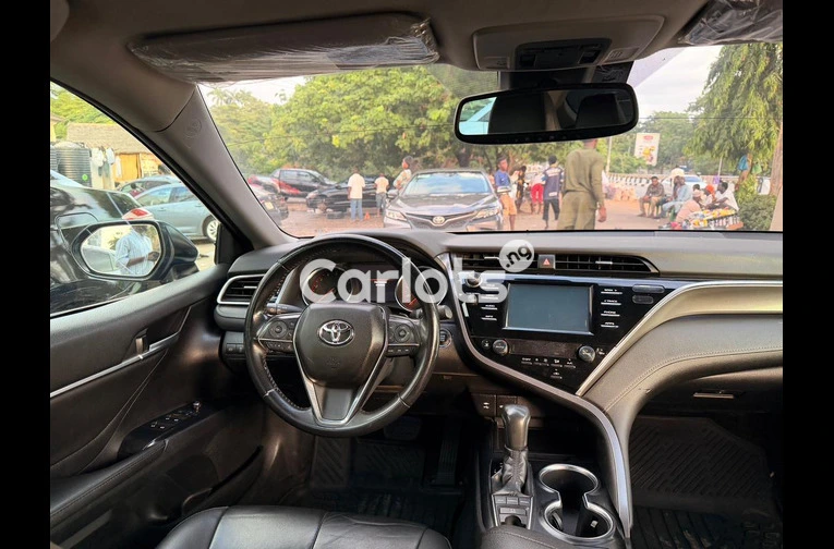 2020 TOYOTA CAMRY XSE - 3/7