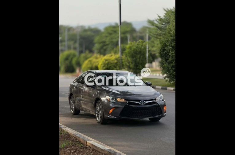 2017 TOYOTA CAMRY - 3/7