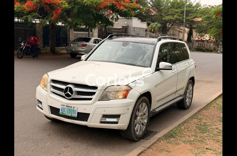 2010 MERCEDES BENZ GLK 350