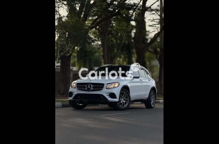 2016 Mercedes GLC 300 - 1/7