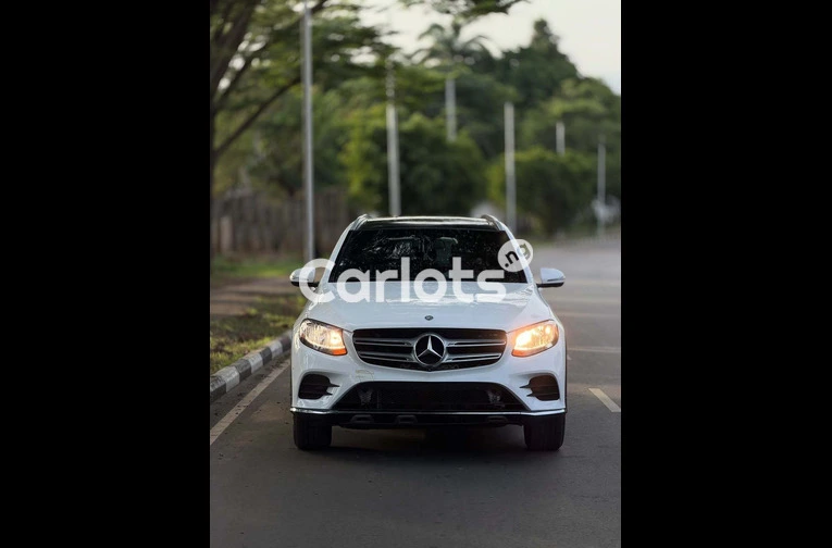 2016 Mercedes GLC 300 - 2/7