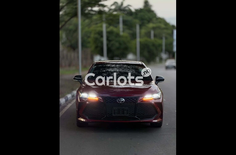 2018 Toyota Avalon Touring - 2/7