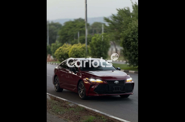 2018 Toyota Avalon Touring - 3/7