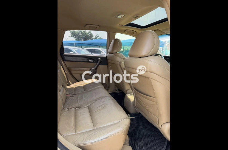 Clean 2009 Honda CR-V - 3/7