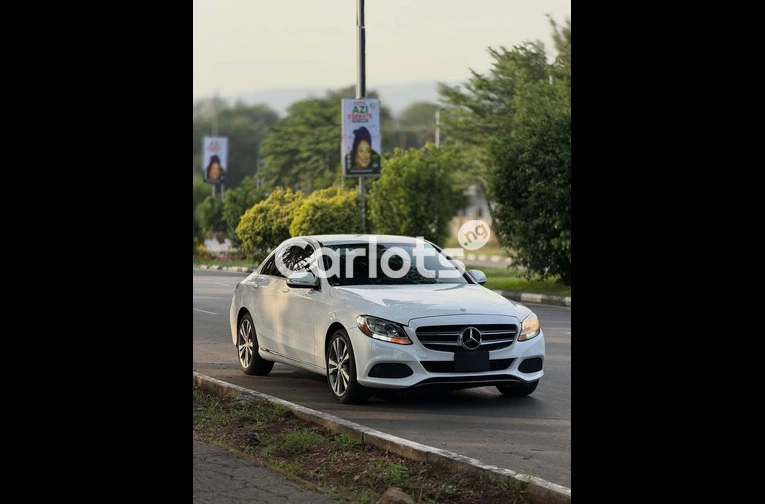 2015 MERCEDES-BENZ C300 - 5/7