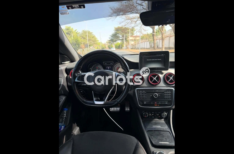 2015 MERCEDES-BENZ CLA250 - 4/7