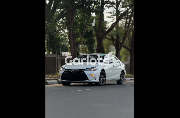 2017 TOYOTA CAMRY XSE - 1/7