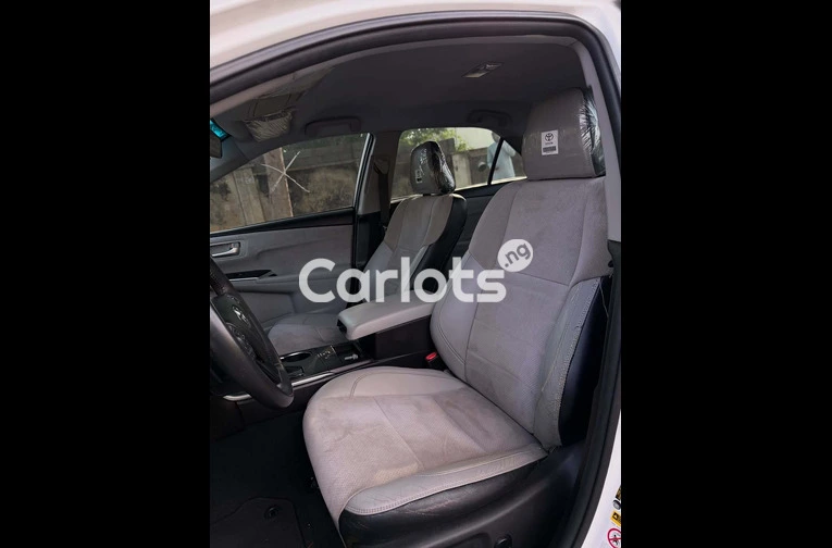 2017 TOYOTA CAMRY XSE - 6/7