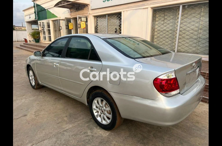 Toyota Camry 2006 - 1/6