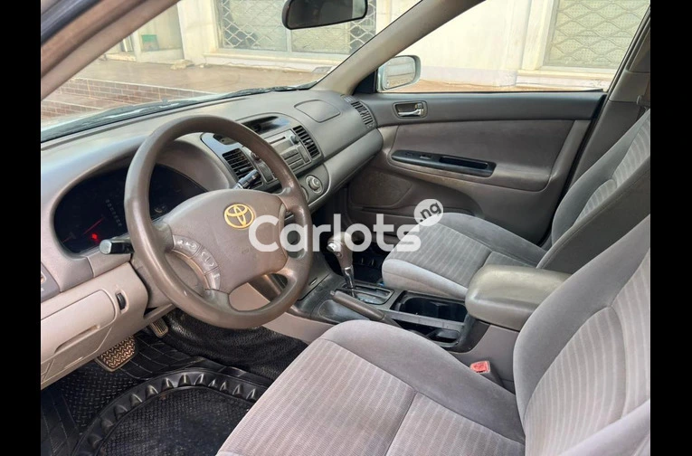Toyota Camry 2006 - 4/6