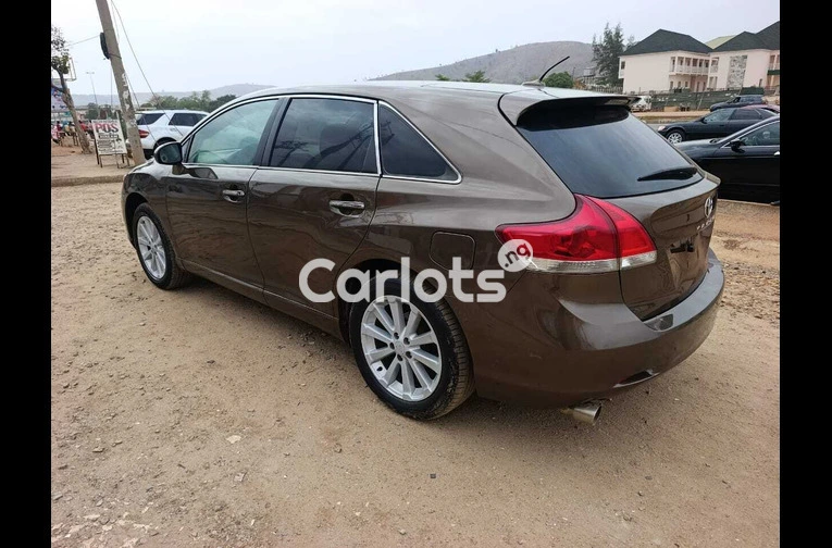 2012 Toyota Venza - 2/4