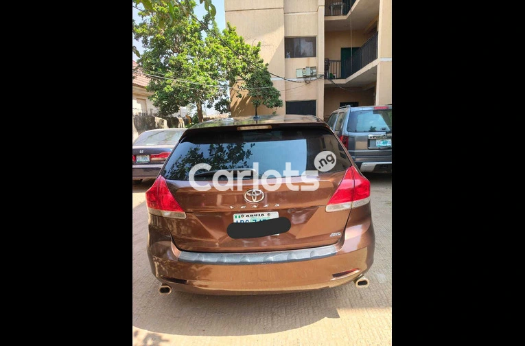 2012 Toyota Venza - 2/5