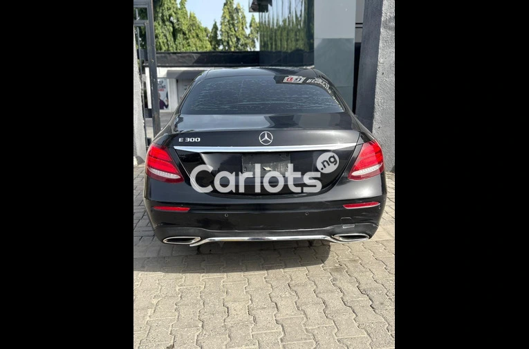 Locally used 2018 MERCEDES BENZ E300 - 2/5
