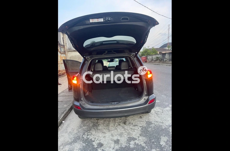 NEATLY USED 2015 TOYOTA RAV4 LIMITED AWD V4 - 4/7