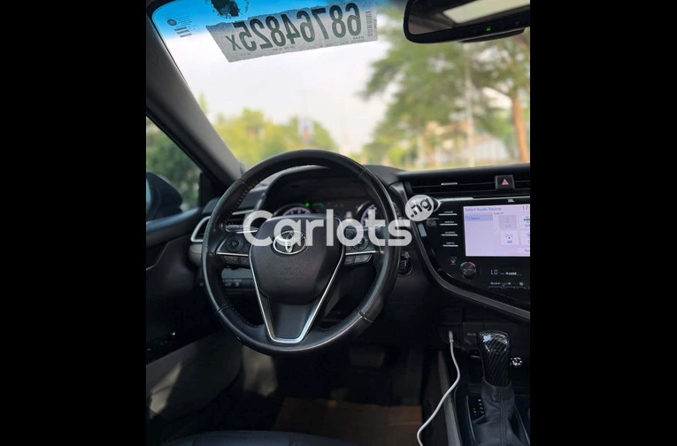 Foreign Used 2018 TOYOTA CAMRY XLE - 4/7
