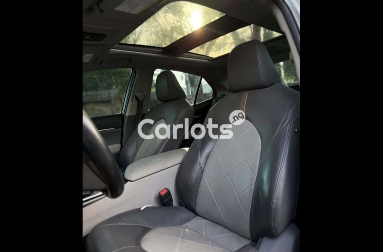 Foreign Used 2018 TOYOTA CAMRY XLE - 6/7