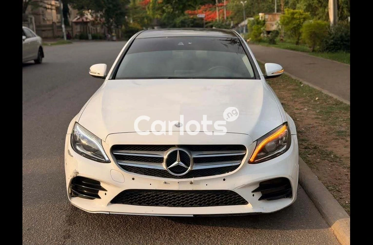 2016 MERCEDES BENZ C300 - 2/7