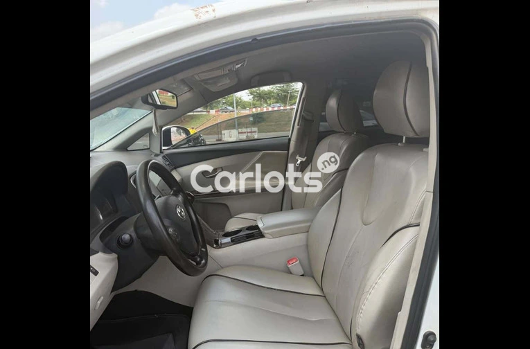 2011 KEYLESS TOYOTA VENZA - 3/7