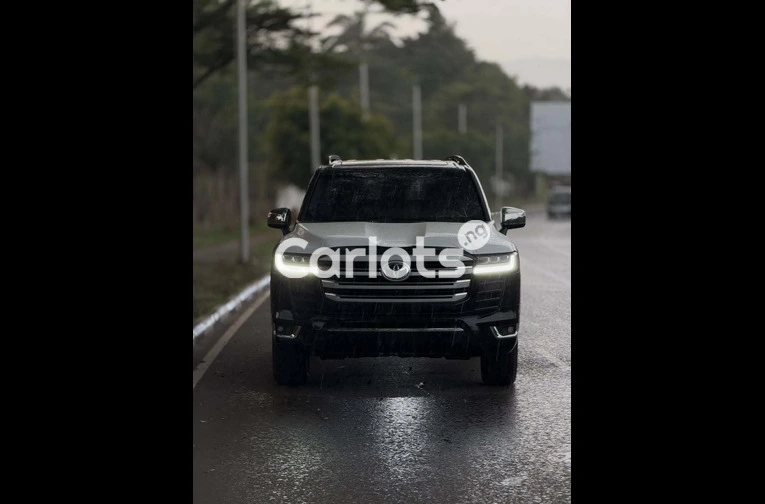 2025 TOYOTA LAND CRUISER – BRAND NEW - 2/7