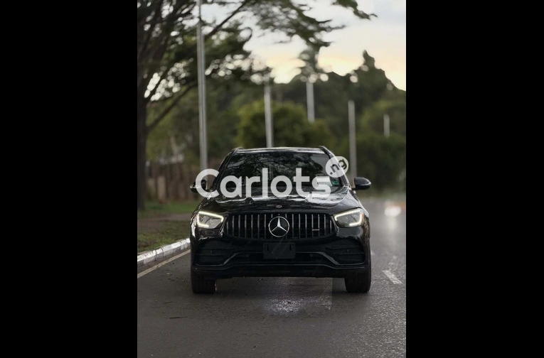 Clean 2017 MERCEDES-BENZ GLC300 - 2/7
