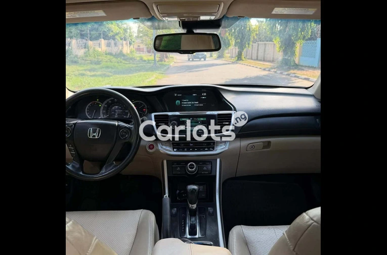2017 UPGRADED HONDA ACCORD FULL OPTION - 4/7