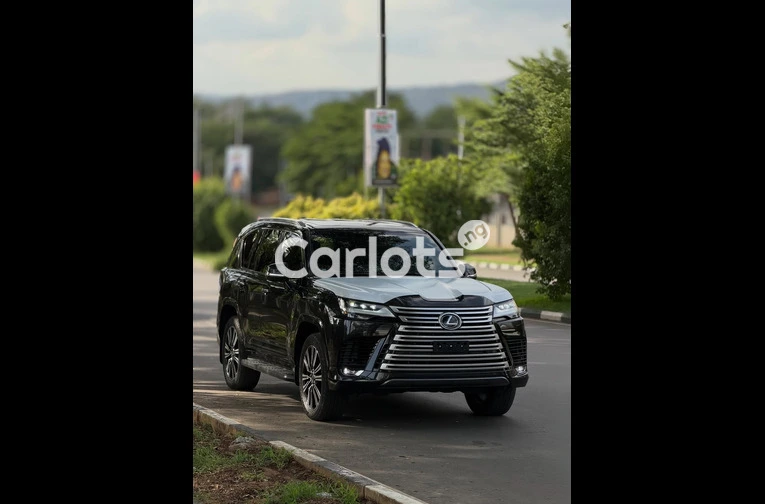 BRAND NEW 2025 LEXUS LX600 - 3/7